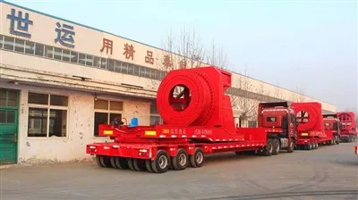 Jakie są cechy antypoślizgowe podłogi przyczepy transportowej?